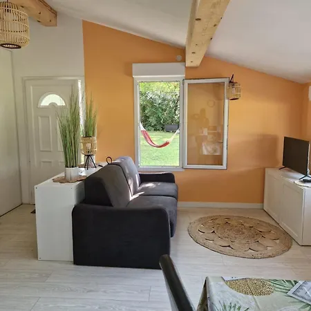 With Large Garden * Rieumajou