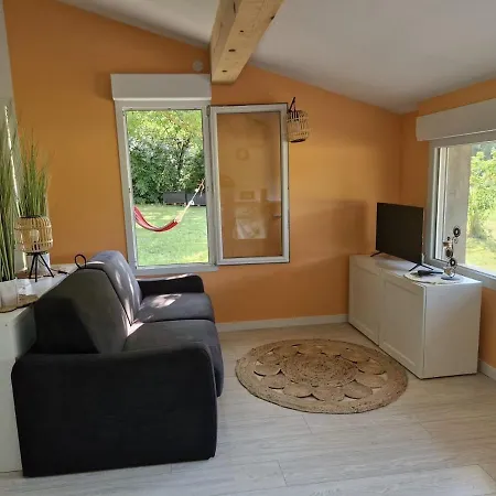 With Large Garden Appartement *