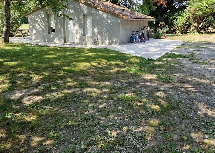 With Large Garden Apartment Rieumajou