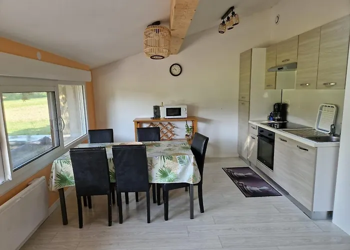 With Large Garden * Rieumajou