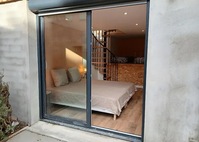 With Large Garden * Rieumajou