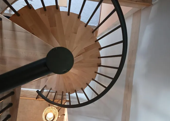 With Large Garden * Rieumajou